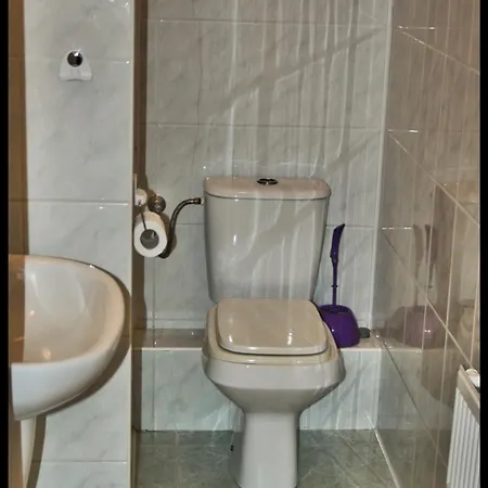 Dworek Osiecki לינה וארוחת בוקר