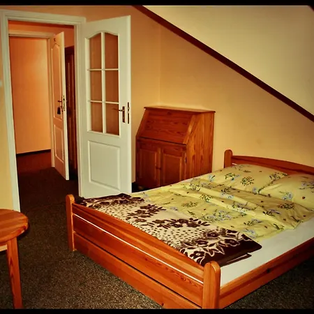 לינה וארוחת בוקר Dworek Osiecki