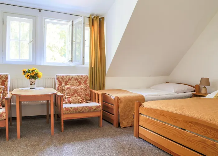 Dworek Osiecki Bed and breakfast 3*